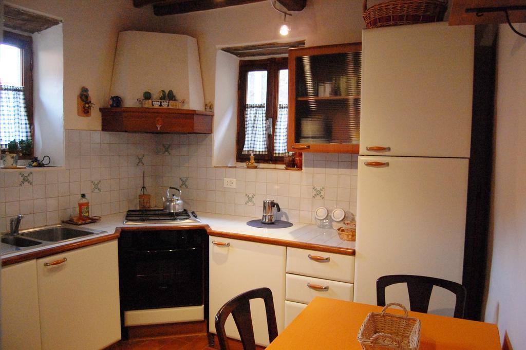 Casa Webb Villa Bagni di Lucca Phòng bức ảnh